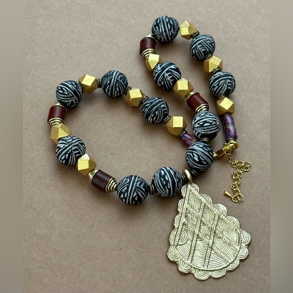 African Inspired bead Necklace NWOT - Picture 2 of 11